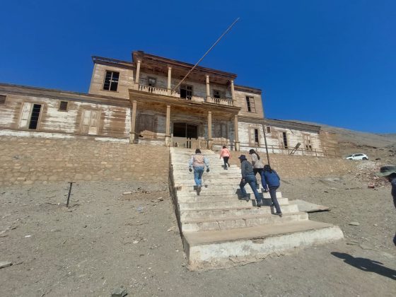 Corporación de Desarrollo de Tarapacá, Bienes Nacionales y Consejo de Monumentos Nacionales resguardan patrimonio del antiguo hospital de Pisagua